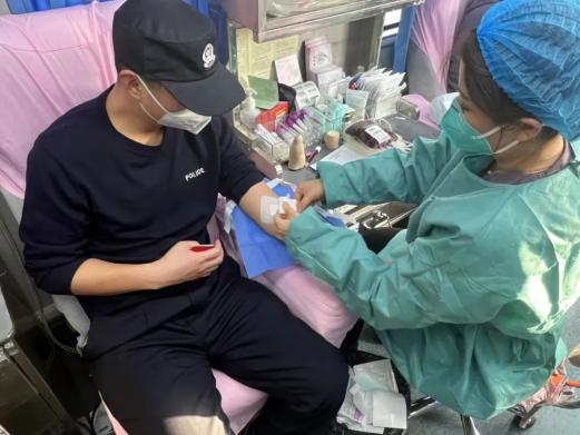 宁夏一律师出差突发疾病，86位同行伸出援手献血
