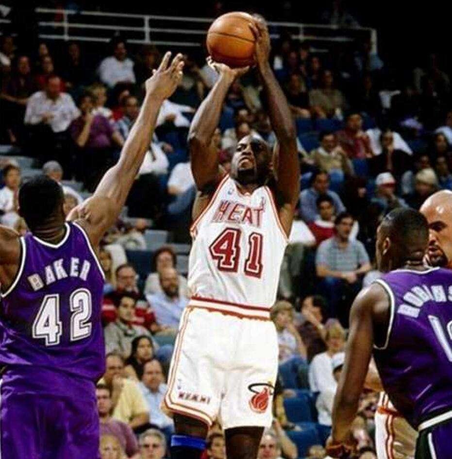 姚明NBA队友都有谁?那些年陪他一起战斗过的兄弟 姚明NBA队友都有谁?那些年陪他一起战斗过的兄弟