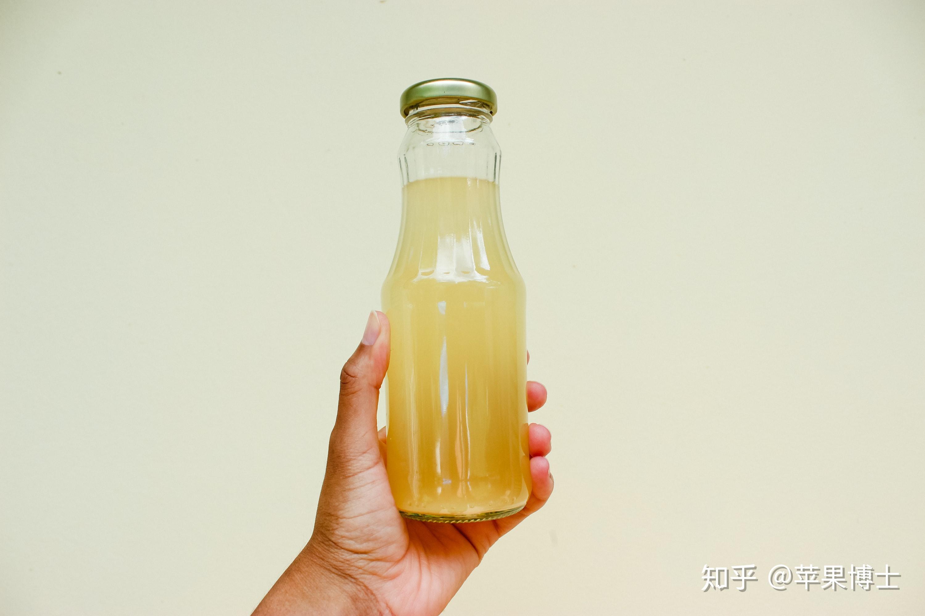 女子把饮料当水喝一年半,烂了15颗牙,警惕隐形杀手的危害 女子把饮料当水喝一年半,烂了15颗牙,警惕隐形杀手的危害