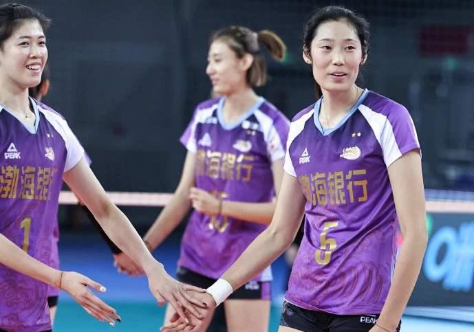 美国女排东京奥运名单，这支队伍凭什么让人又爱又恨？