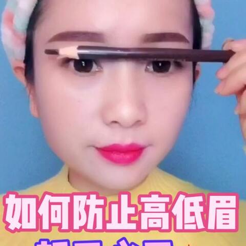 周深笑谈双眼皮贴被热掉的趣事，舞台上的真实与幽默