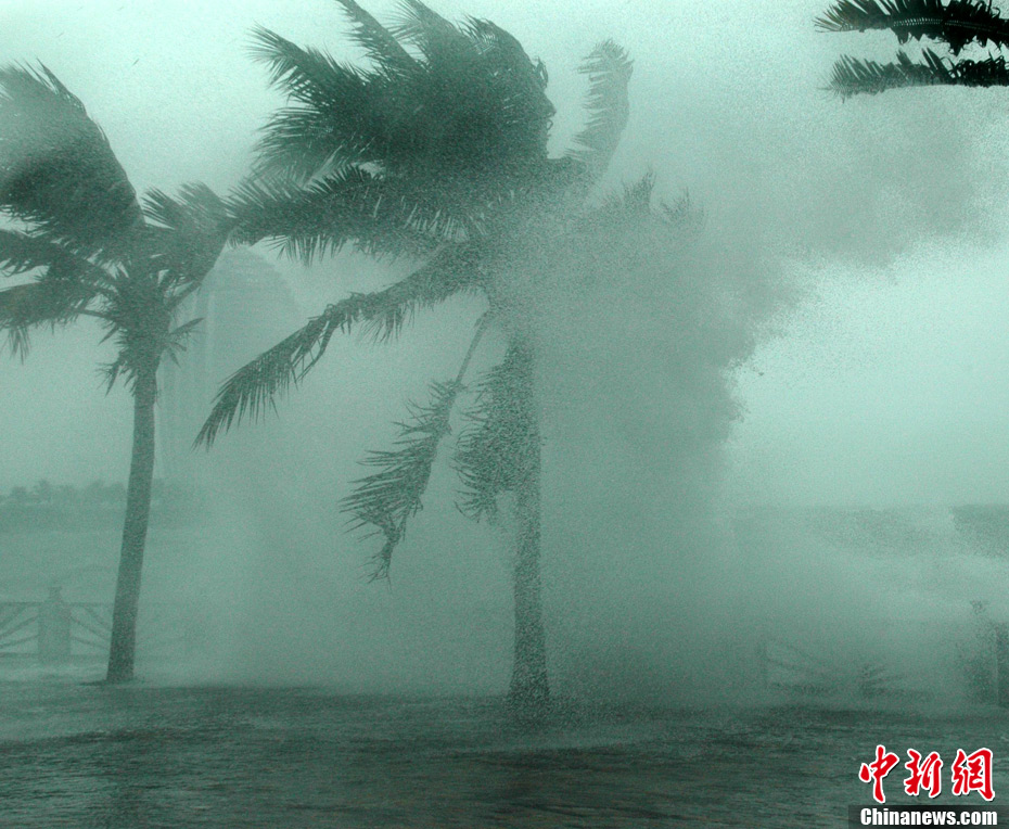 直击台风美莎克在海南沿海登陆
