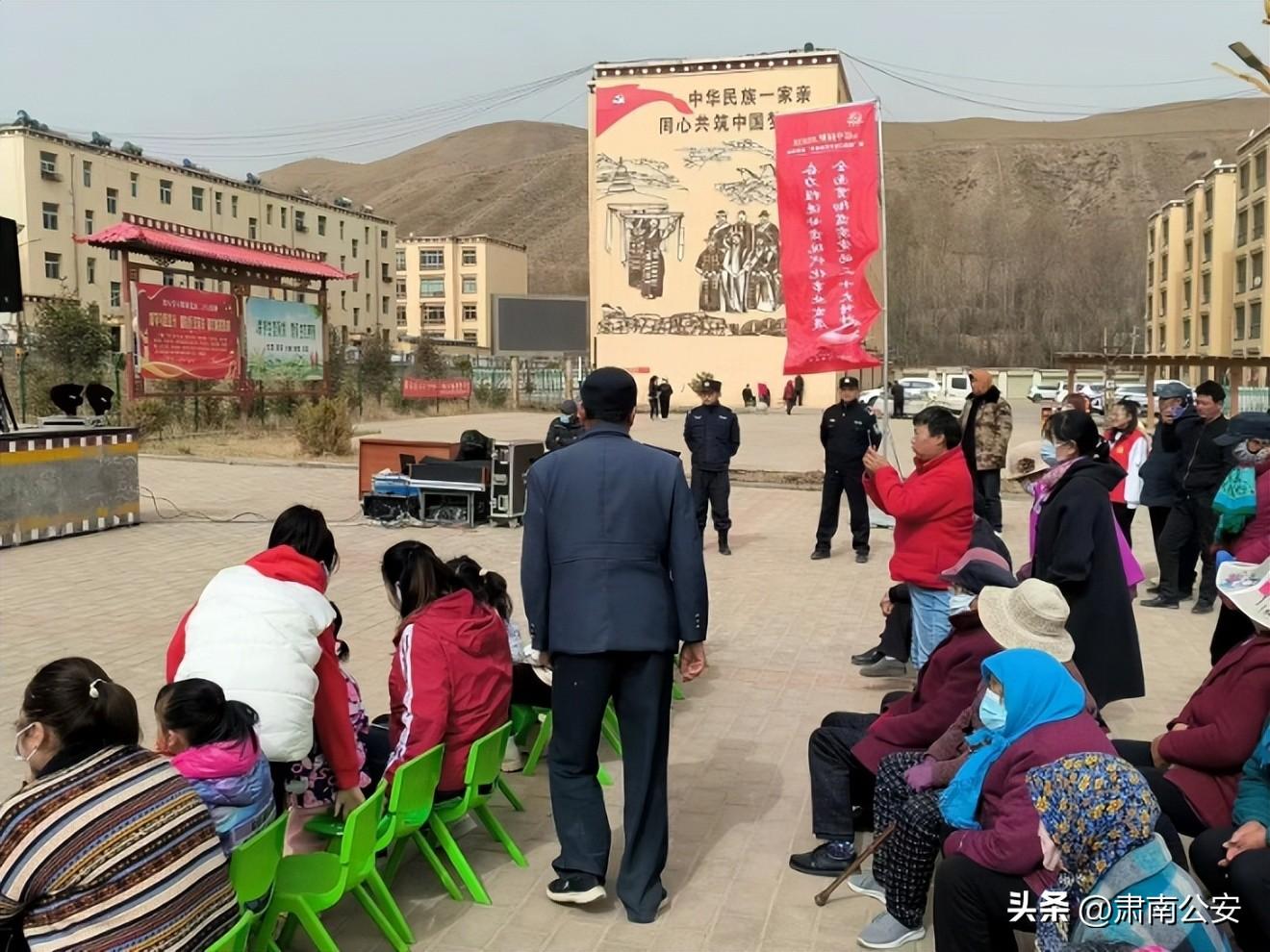 电诈新篇章，AI技术如何让聊天高手同时与百人周旋