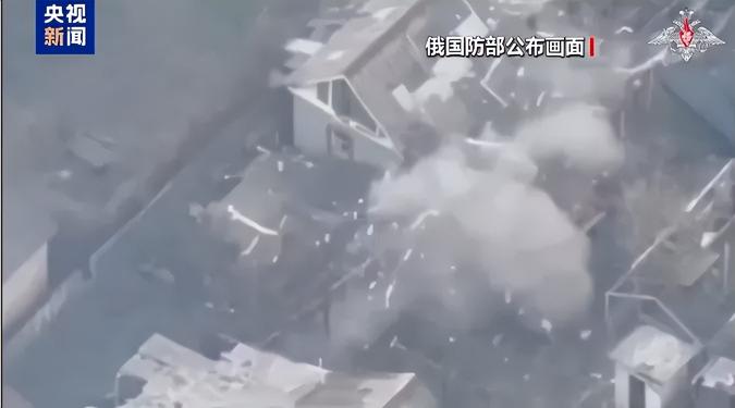 天府新区东风渠的漂浮事件，死猪与假人模特的背后