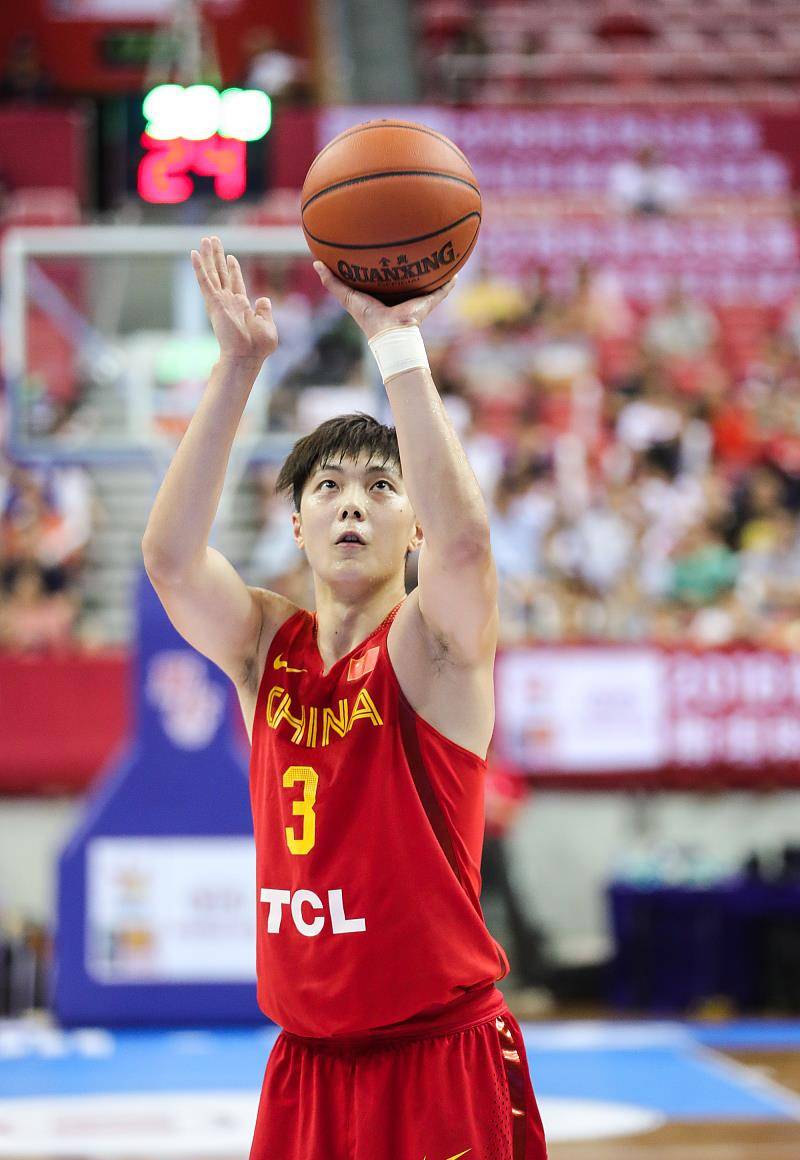 胡明轩打的是什么位置？看完这3点你就全明白了