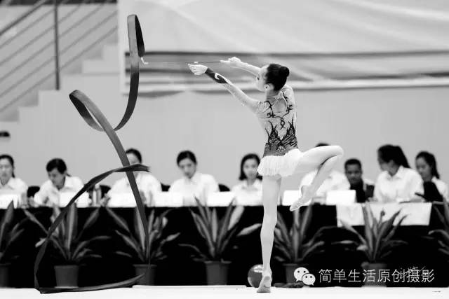 艺术体操的核心价值是，美与力量的活对话